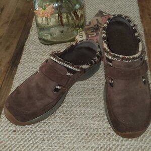 Merrell sz 10 slip on shoes, great for Fall and Winter
